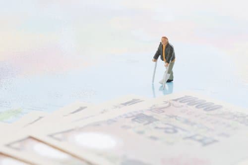 傷病手当金の金額がすぐわかる「早見表」& 減額されるケース